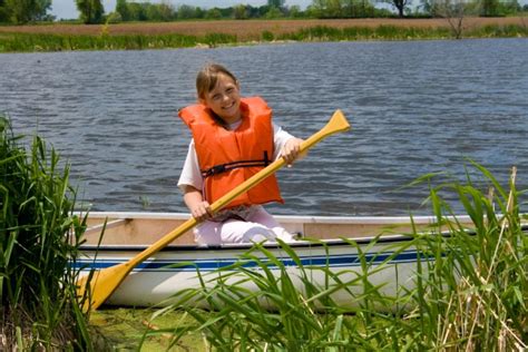 Canoeing with a Baby (safety & practical tips for a fun canoe trip)