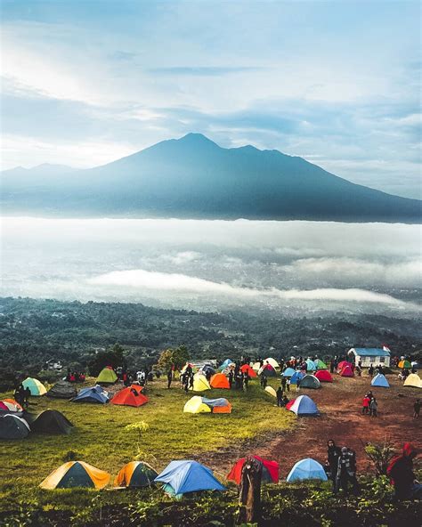 Serunya Camping di Bukit Alas Bandawasa dengan View Gunung Gede ...