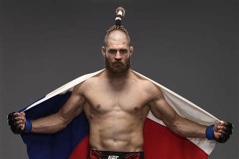 Jiri Prochazka credits his 'antenna' hair for Dominick Reyes victory