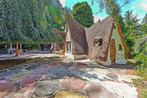 You could live in a 'Snow White'-inspired cottage for $775,000 - ABC7 Los Angeles