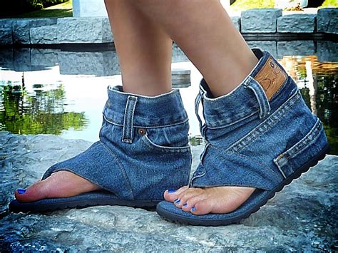 8 crazy and weird shoes that will make you cringe