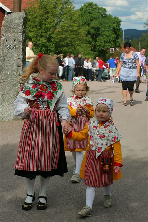 Sweden: Midsummer in Dalarna