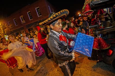 (PHOTOS) Stone Mountain Christmas Parade – Decaturish