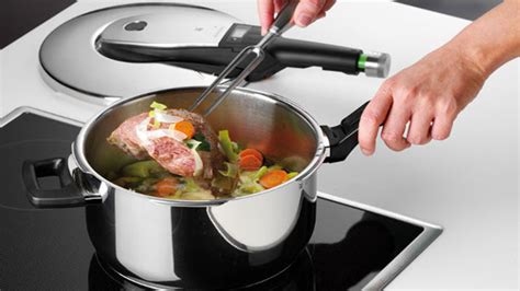 7 Advantages of Cooking With a Stainless Steel Pressure Cooker