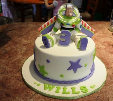 Buzz Lightyear | Pasteles de buzz lightyear, Tortas de buzz lightyear