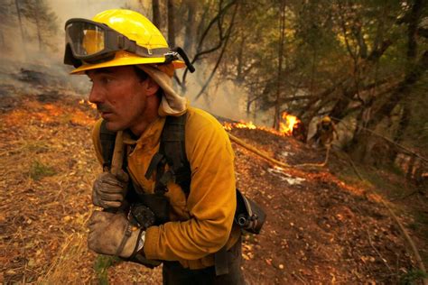 More evacuation orders lifted in Sonoma County as firefight grinds on ...