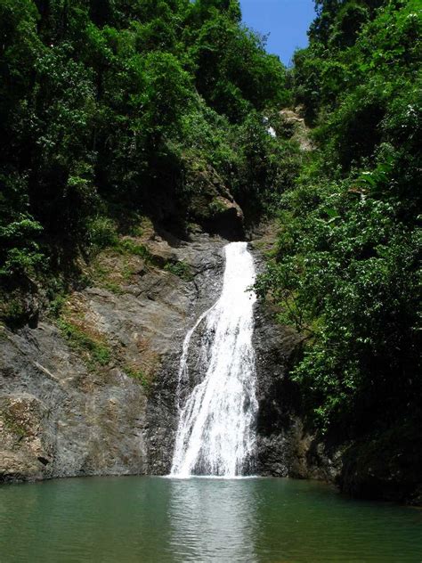 9 Best Waterfalls in Puerto Rico for an Adventure-Filled Getaway!