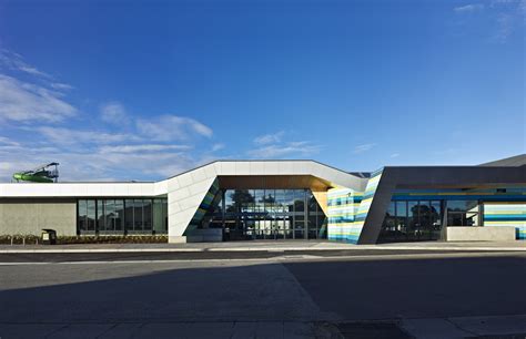 Noble Park Aquatic Centre | dwp | design worldwide partnership | Archello