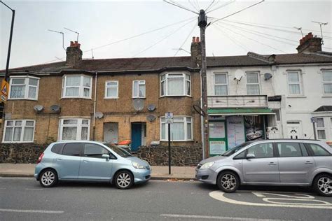 Church Road, London E12, 2 bedroom flat for sale - 60228814 | PrimeLocation