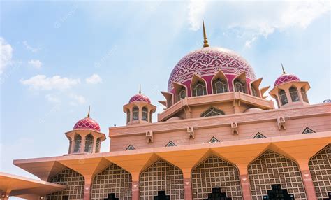 Premium Photo | Masjid Putra in Putrajaya, Malaysia