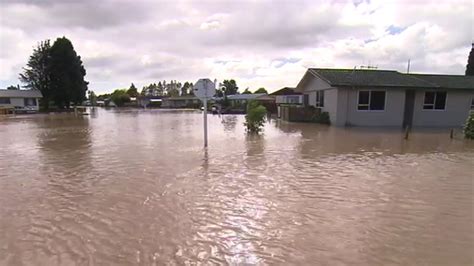 Thousands evacuated in New Zealand floods