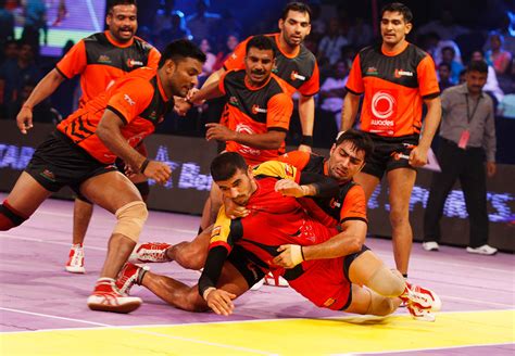 Pro Kabaddi: Home favourites Mumbai beat Bengaluru to set up final ...