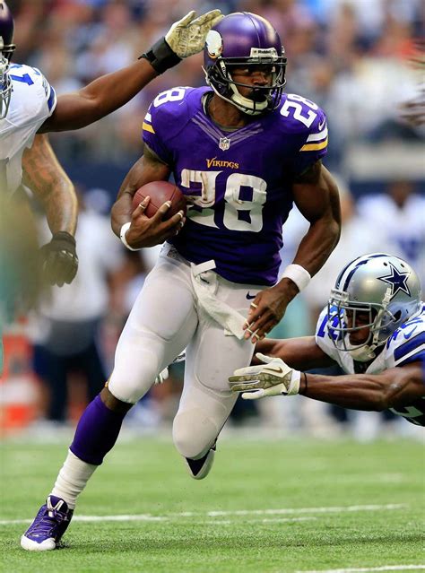 Vikings star Adrian Peterson indicted in child abuse case