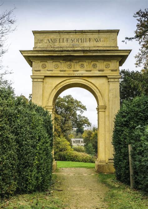 The Doric Arch frames the Palladian Bridge perfectly – the Landscape style was all about ...