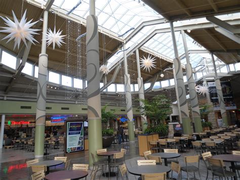 Food Court at Alderwood Mall in Lynnwood WA | PatricksMercy | Flickr