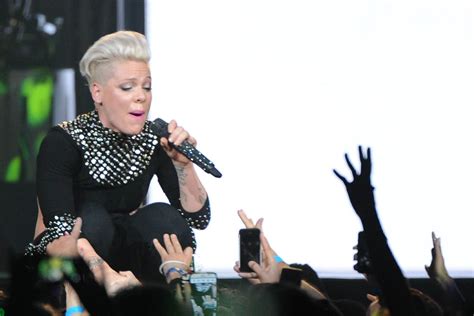 PINK Performs at Truth About Love Tour in Anaheim – HawtCelebs