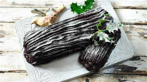 Mary Berry's yule log recipe - BBC Food Chocolate Yule Log Recipe ...