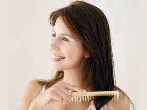 7 Basic Rules To Comb Your Hair - Boldsky.com