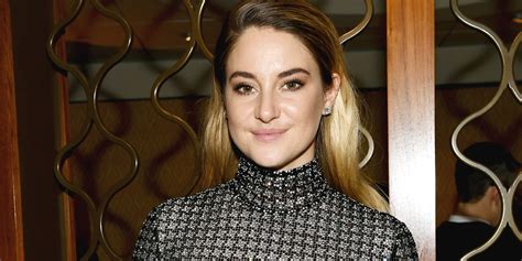 See Shailene Woodley's Engagement Ring From Aaron Rodgers | POPSUGAR ...