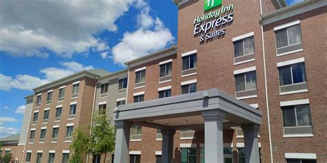 Holiday Inn Express & Suites Milwaukee NW – Park Place Hotel by IHG