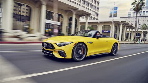 Mercedes-Benz AMG shows off SL's production process