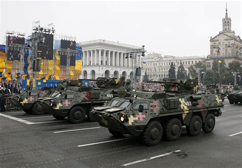 Ukraine puts on show of military strength during Independence Day ...