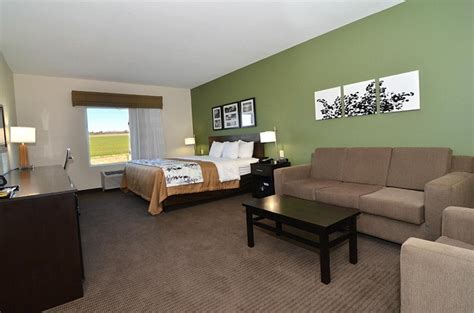 LEEP INN & SUITES MOUNT OLIVE NORTH - Hotel Reviews, Photos, Rate ...