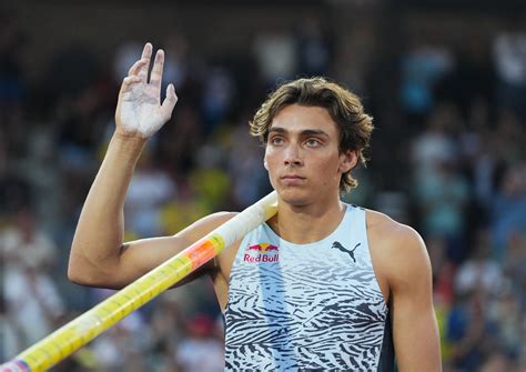 Mondo Duplantis sets sights on outdoor pole vault gold at World ...