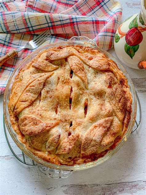 Country Apple Pie Recipe » Not Entirely Average