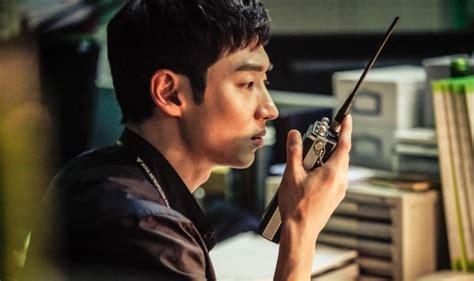 12 of the best Korean thriller movies & series to binge-watch this year