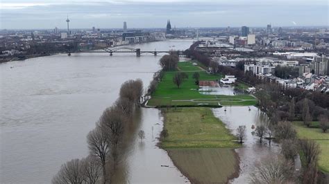 Unwetter: Hochwasserlage angespannt: Viele Pegel über Schwellenwert ...