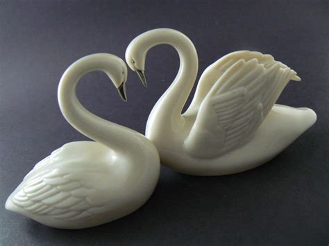 LENOX FINE PORCELAIN FOREVER YOURS SWANS FIGURINE (C8) | Swan figurine, Fine porcelain, Figurines