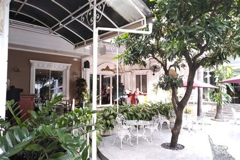 RUMAH PUTIH POOLSIDE RESTAURANT - CEMPAKA PUTIH, Jakarta - Restaurant Reviews, Photos & Phone ...