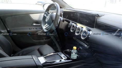 The new AMG A 45 interior spy photo exposure cancels the control panel ...