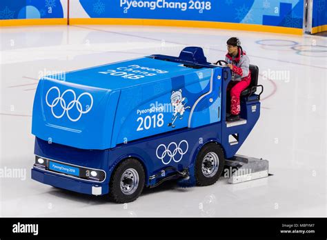 Ice hockey zamboni hi-res stock photography and images - Alamy