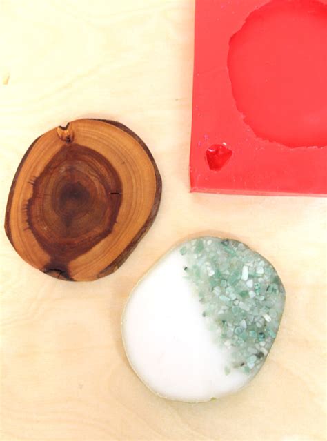 DIY Epoxy Resin Coasters * Moms and Crafters