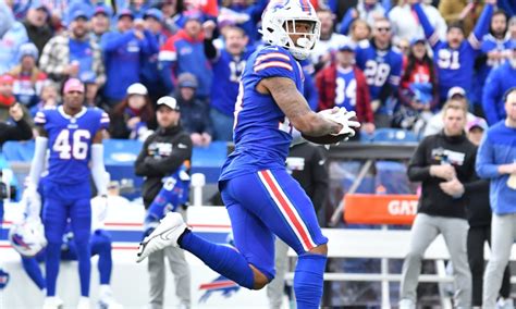 Bills WR Gabe Davis demolishes Steelers with one-handed TD catch