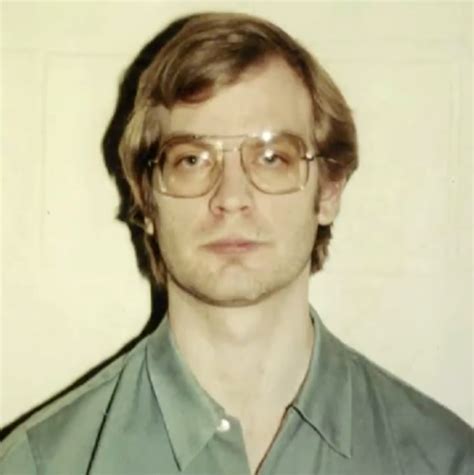 Jeffrey Dahmer Netflix show makes fans hot for serial killer