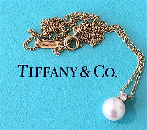 Tiffany & Co. 0.05tcw Diamond 6.5mm Pearl Necklace Pendant 18ct Yellow ...