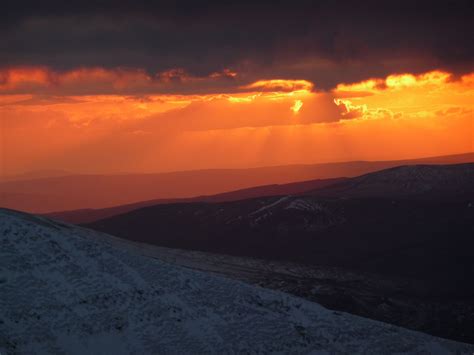 Pen Y Fan #sunrise #sunset #penyfan #wales Small Places, Travel Board, Sunrises, Wonderful ...