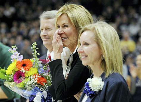 UConn, Geno Auriemma surprise Chris Dailey with Huskies of Honor ...