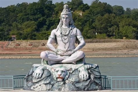 Shiva statue in Rishikesh, India — Stock Photo © OlegDoroshenko #15353953