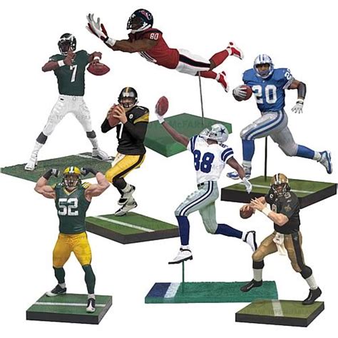 NFL Series 28 Action Figure Case - Entertainment Earth