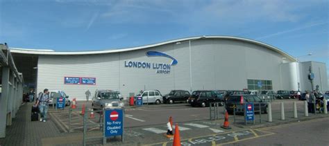 Long term Luton Airport parking more appealing thanks to high drop-off charges - Parking at Airports