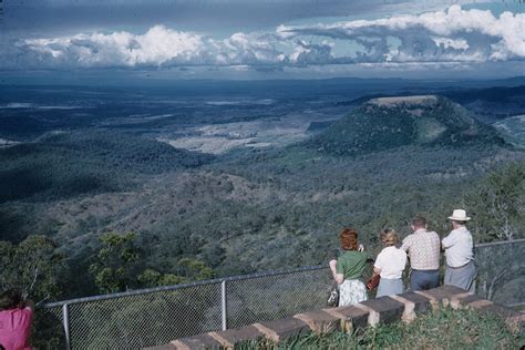 Table Top Mountain and Lockyer Valley from Picnic Point, Toowoomba | Queensland Places