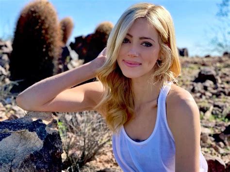 Abby Hornacek (2022 Wiki) Bio Age Net Worth Fox News Right Eye Height