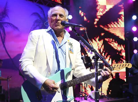 'Margaritaville' singer Jimmy Buffett dies at 76