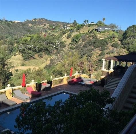 Photos:- Wizkid Buys New House In Los Angeles, United State