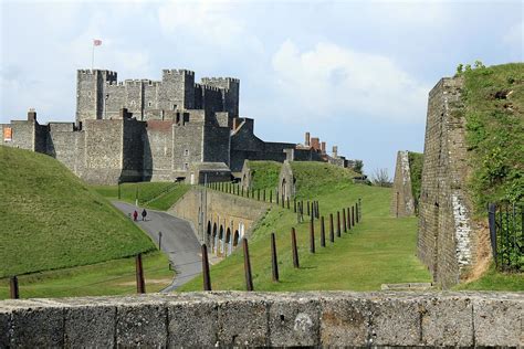 Medieval Britain: Dover Castle. History, Facilities and Opening Hours.