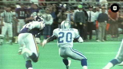 NFL Throwback: Hall of Fame running back Barry Sanders' signature jukes